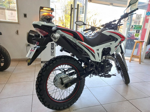 Imagen 10 de 15 de Gilera Smx 200