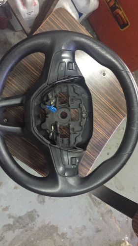 Imagen 1 de 2 de Volante Peugeot 208 Con Control