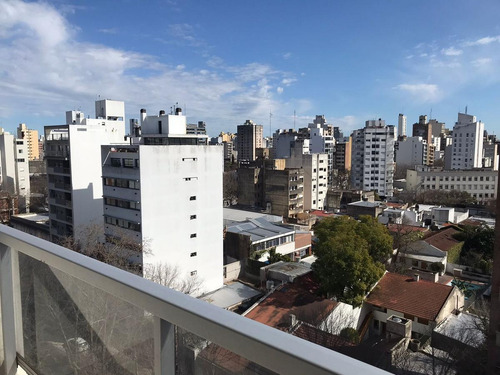 Imagen 9 de 16 de Departamento De Un Dormitorio En Venta - La Plata - Balcón Al Frente Piso Alto