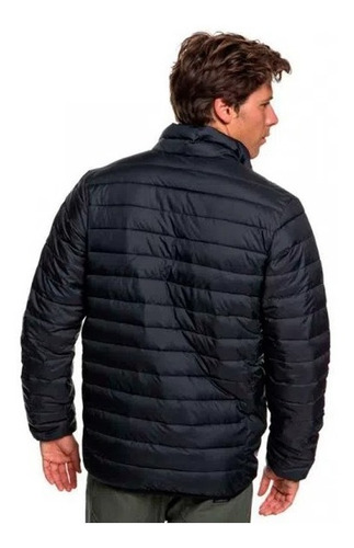 Imagen 4 de 6 de Campera Quiksilver Modelo Scaly Negro Acolchada