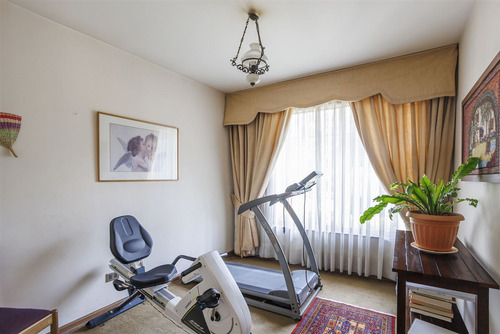 Casa En Venta De 5 Dorm., Los Dominicos, Plaza Las Condesas