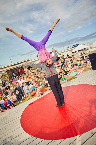 Animación Con Circo, Zanquistas, Shows, Burbujas Gigantes.