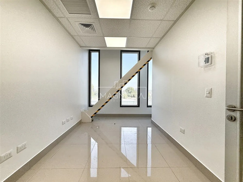 Arriendo De 9 Oficinas En Aeropuerto Amb De Santiago.