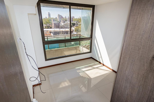 Imagen 17 de 24 de Av Pellegrini 3709 Torre 3 04 09