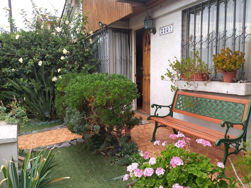 Casa En Venta, Paradero 9 Pajaritos, Metro Las Parcelas.