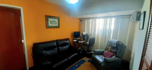 Apartamento En Venta Urb. Las Palmas C-19855
