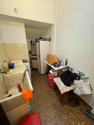 En Venta Lote De 8.66x44.33 Con Casa 5 Amb C/ Gge, Fdo Libre, Terraza Y Balcon En Lanus (208)