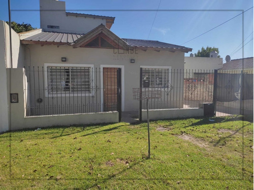 Venta O Permuta. Barrio Malvinas Argentinas. Venta Chalet 3 Ambientes. 