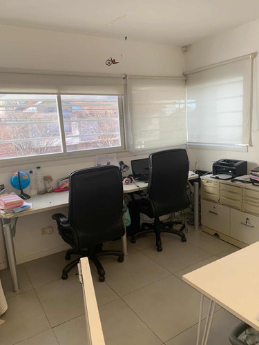 Casa Apta Oficinas, 5 Ambientes Mas Escritorio