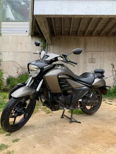 Suzuki Intruder 150 en Chile, look poderoso con motor económico