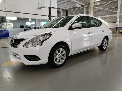 Imagen 2 de 15 de Nissan Versa Sense