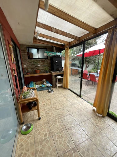 Casa De Un Piso/barrio Residecial/excelente Conectividad