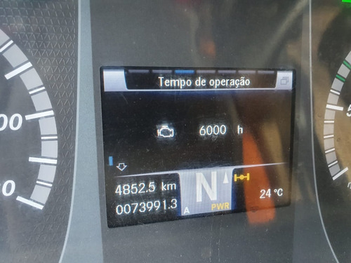 Imagem 14 de 15 de Mercedes-benz Axor 4144 6x4 Anos 2017/ 2018/ 2019/ 2020