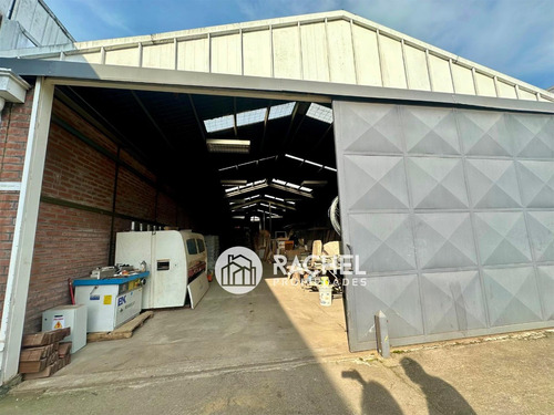 Arriendo Bodegas Y Oficinas En Sector Pueblo Nuevo