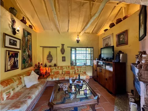 Venta Lote De 19.600 M² En La Ceja Con 3 Viviendas, Sector Chaparral