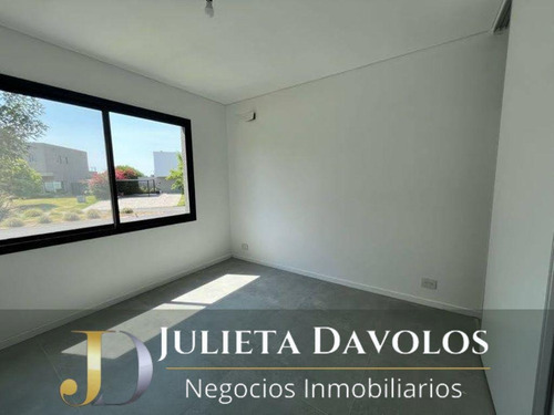 Imagen 18 de 22 de Casa En Venta 4 Dormitorios Barrio El Canton Con Pileta