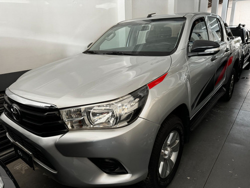 Toyota Hilux 2.8 STD 4X4 CD 16V