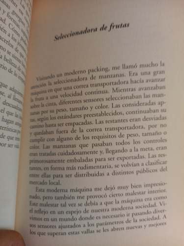 Libro De Columnas Reflexivas Del Cura Felipe Berrios S.j. (Usado)