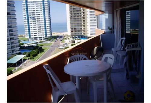 Apartamento En Alquiler A Metros De Playa Brava, Con Todos Los Servicios