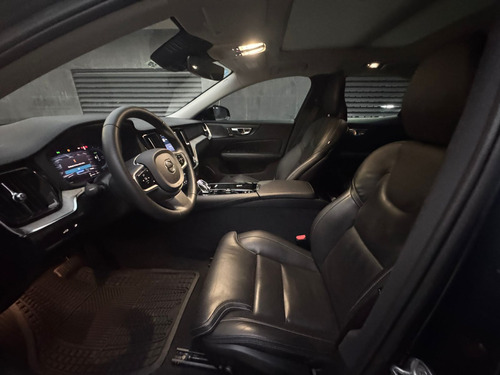 Volvo S60 2023