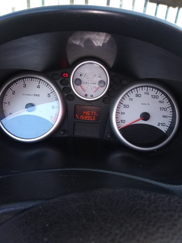 Imagem 6 de 9 de Peugeot 207 Passion 2011 1.4 Xr Sport Flex 4p