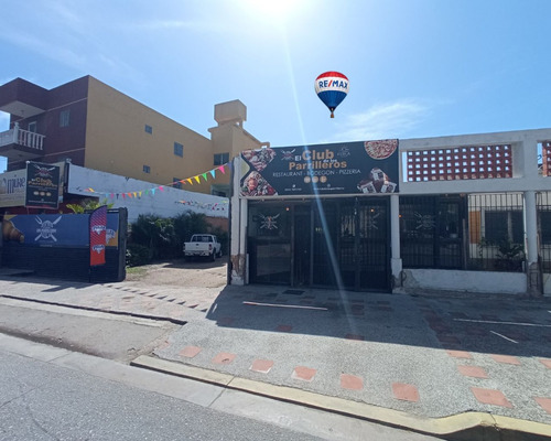 Club De Los Parrilleros, Calle Libertad De Los Robles, Maneiro, Con Tanque, Con Cerca Electrica