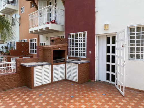 Imagen 8 de 11 de Casa Villa En Venta En Lechería C R Villa Martinique