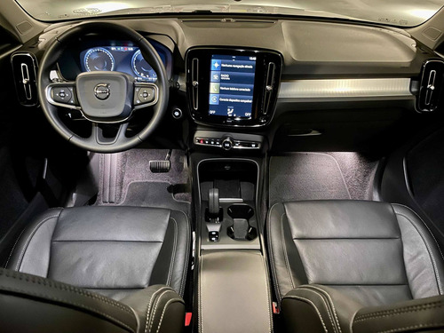 Imagem 10 de 13 de Volvo Xc40 2020 2.0 T4 Momentum 5p
