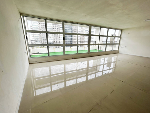 Imagen 2 de 7 de Alquiler - Oficina En 2 Plantas, 180 M2 Frente Al Clínicas - Av. Italia Y Brito Foresti