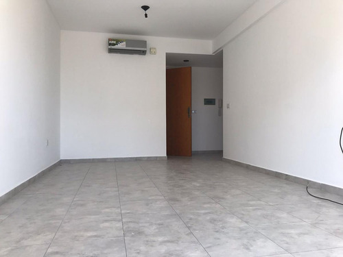 Imagen 6 de 16 de Departamento De Un Dormitorio En Venta - La Plata - Balcón Al Frente Piso Alto