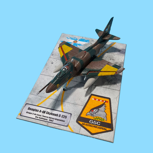 Maqueta Avión A Escala Argentino A-4p Skyhawk G5c Malvinas
