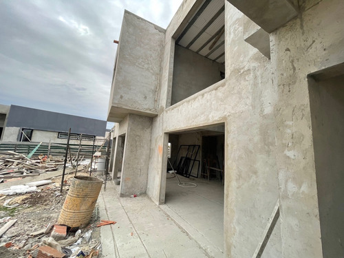 Imagen 26 de 28 de Venta Permuta Casa Barrio Cerrado Privado San Sebastian Seguridad Pileta Parrilla Cuotas Financiación Facilidades Oportunidad Inversión