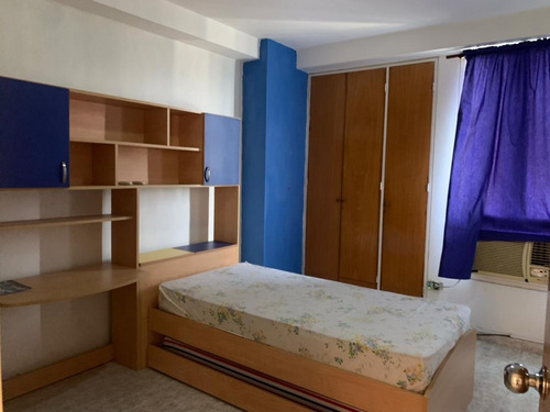 Apartamento En Res Magnolia Plaza Cod. India-1798