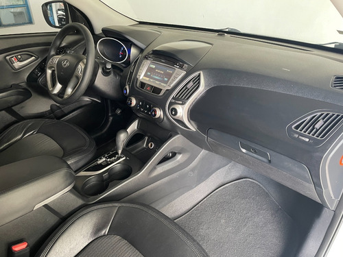Imagem 8 de 9 de Hyundai Ix35 2.0 Flex Gls 2wd Automática 2015
