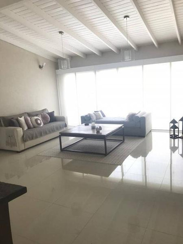 Imagen 2 de 21 de Muy Buena Casa Al Lago En Venta En San Benito - Villa Nueva