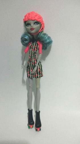 Monster High Ghoulia Yelps Casco Vestido Patines 2008 