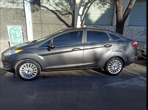 Ford Fiesta Kinetic 1.6 Sedan Titanium 120cv