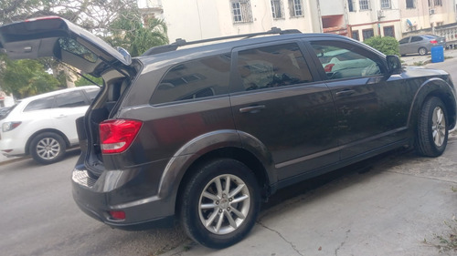 Dodge Journey 2.4 Sxt Sport 7 Pasajeros At
