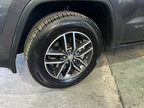 Jeep Grand Cherokee Laredo 2019 3.6 V6 2 Dueños
