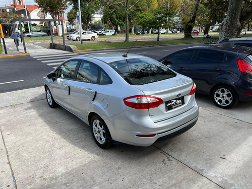 Ford Fiesta Kinetic 1.6 Sedan Se 120cv