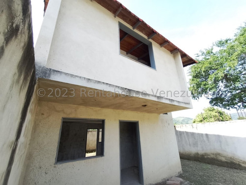 Jip 24-10516. En Venta Townhouse En Obra Gris De 83.19 Mts2, 3 Hab, 3 Baños, 3 P/e, Para Remodelar A Su Gusto Con Amplio Terreno. En La Urb. Prados Del Cafetal, Turmero Edo. Aragua.