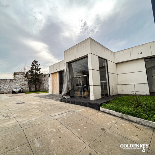 Venta Logística Depósito Y Oficinas Barrio La Blanqueada