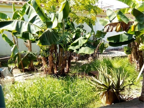 Casa En Venta En Higuerote 429mt2 5d 2b 6p