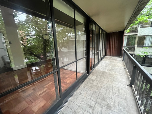 Lindo Depto. Remodelado/ 2 D+ 2 B+ E / Lyon / Carlos AntĂșnez