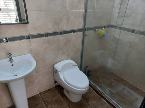 Imagen 7 de 26 de Liliana Martinez Remax Vende En Venta Townhouse Mañongo Calle Cerrada 178m2 Cd 10565