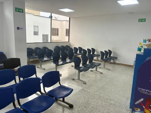Local En Arriendo En La Avenida Santader Manizales (279062298).