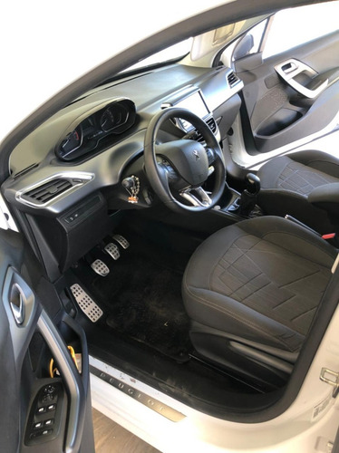 Peugeot 208 Feline Mod 2014 112000 Km C/ Gnc