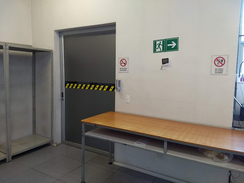 Amplia Bodega En Condominio De Bodegas A Pasos De Vespucio