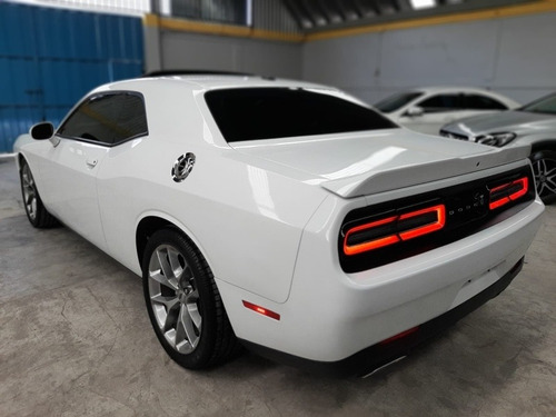 Imagen 4 de 15 de Dodge Challenger 2019 3.7 3.6 Dual Stripes At