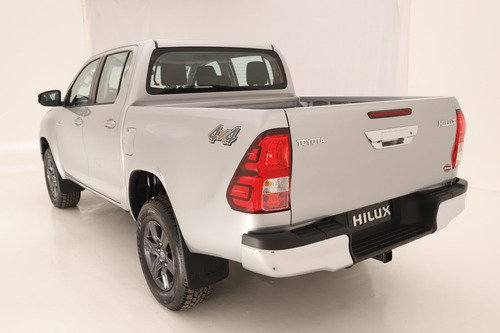 Imagen 16 de 25 de Toyota Hilux Sr 4x4 Dc 2.8 Tdi 6mt T.o